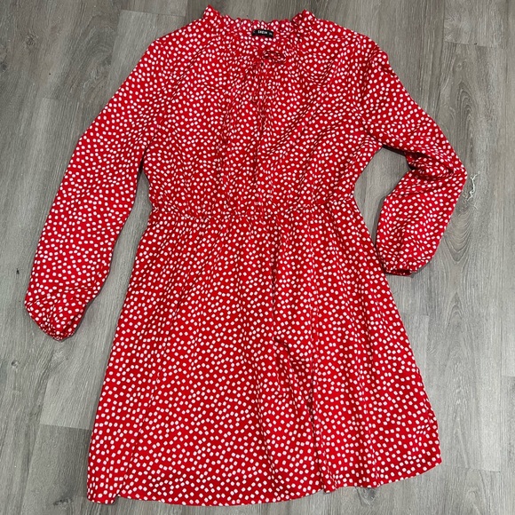 Tie Neck Ditsy Floral Dress Plus Size - Picture 1 of 3
